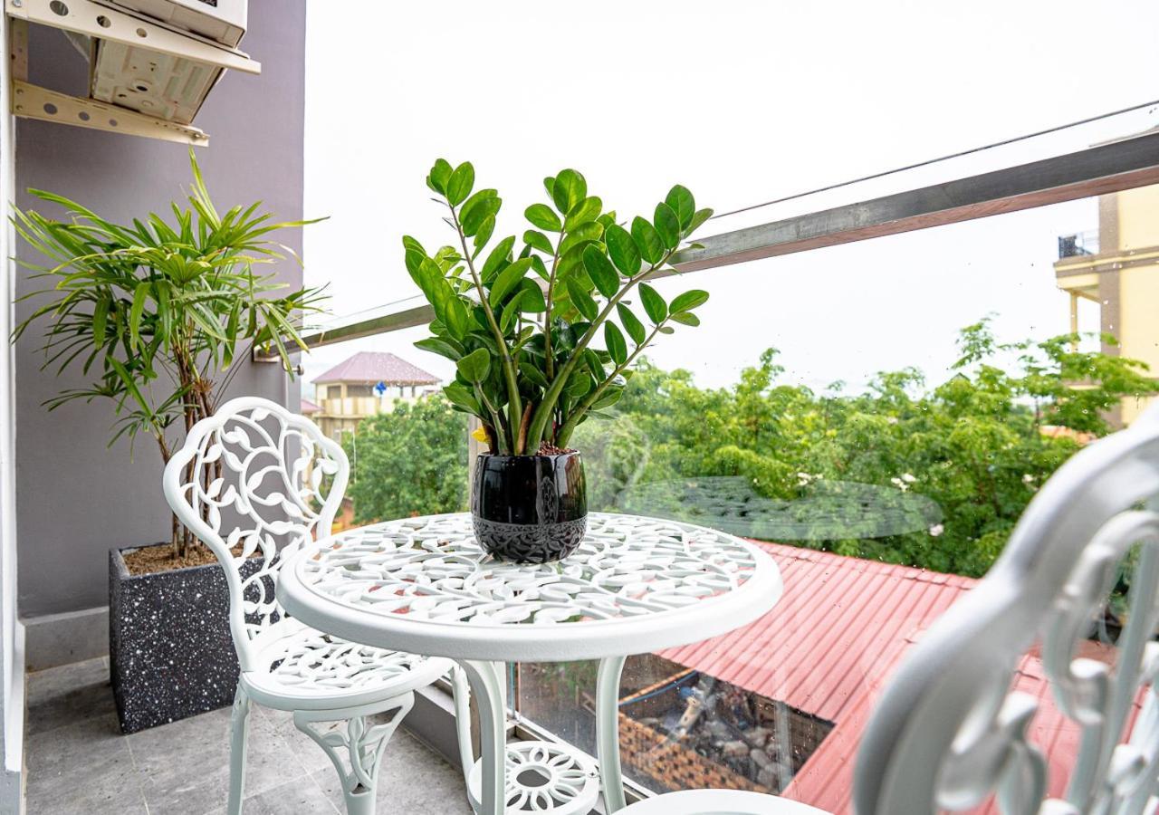 The Square Kampot Hotel Екстериор снимка